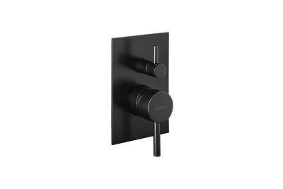New Ícone concealed 5-way rectangular shower valve
